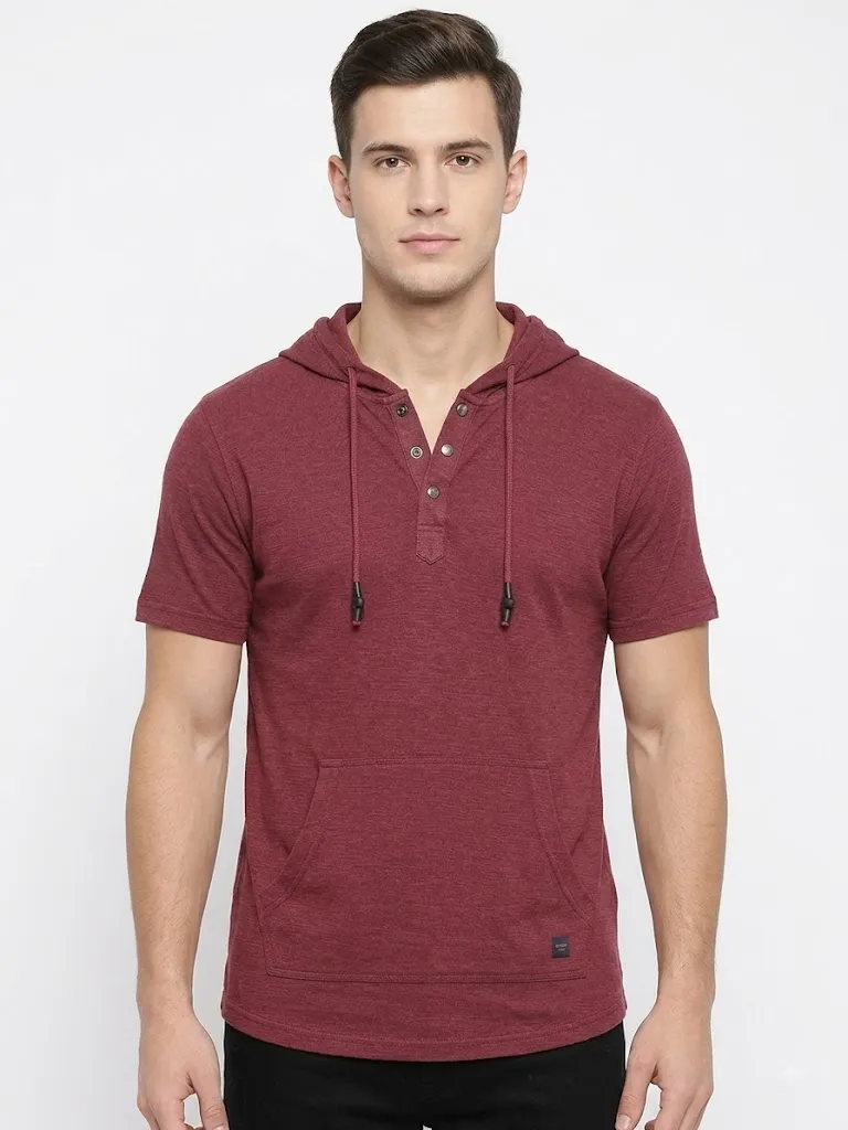 DNMX Men Maroon Textured Short Sleeve Hooded Henley T-Shirt with Kangaroo Pocket
