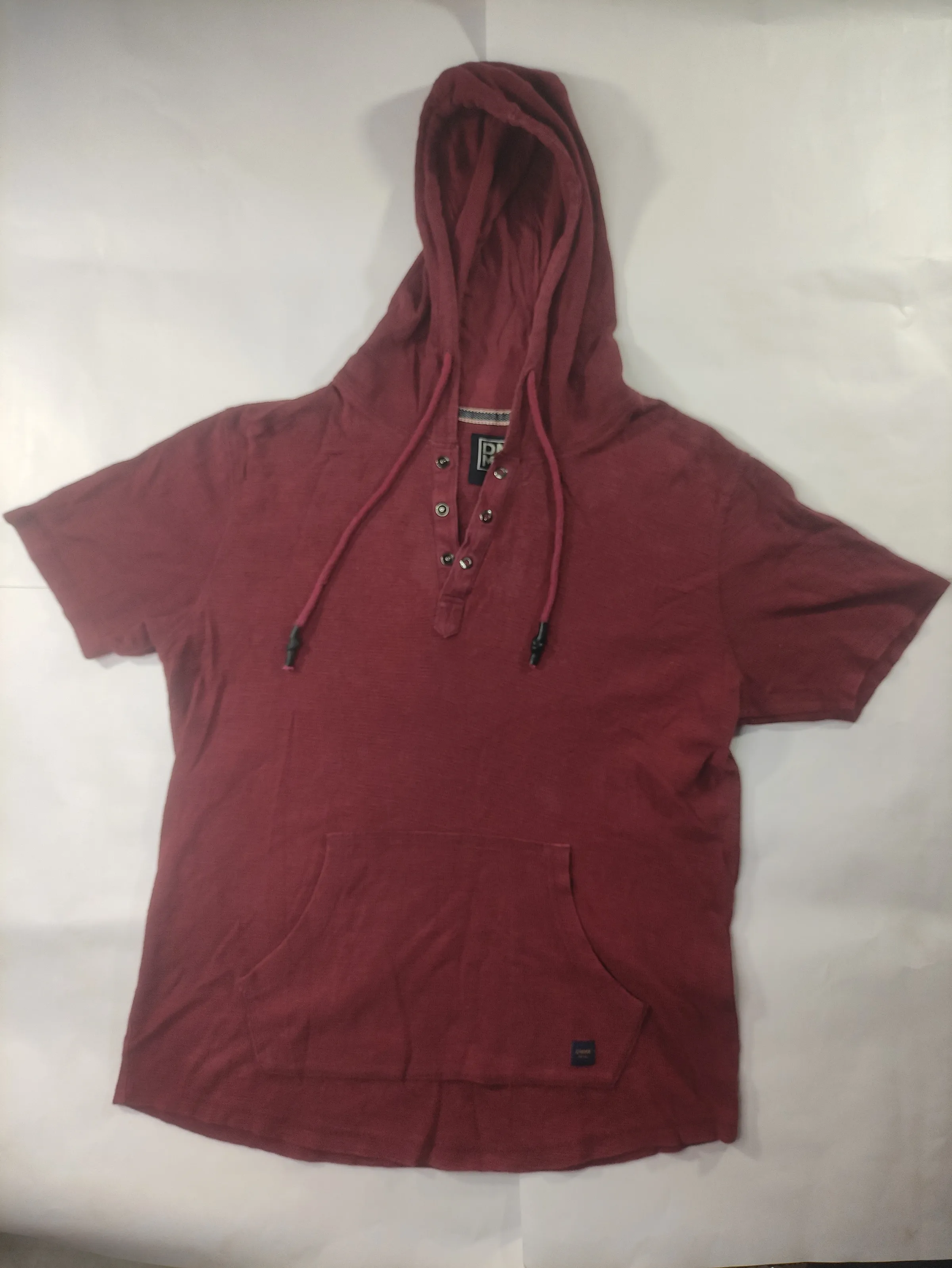 DNMX Men Maroon Textured Short Sleeve Hooded Henley T-Shirt with Kangaroo Pocket — view 2