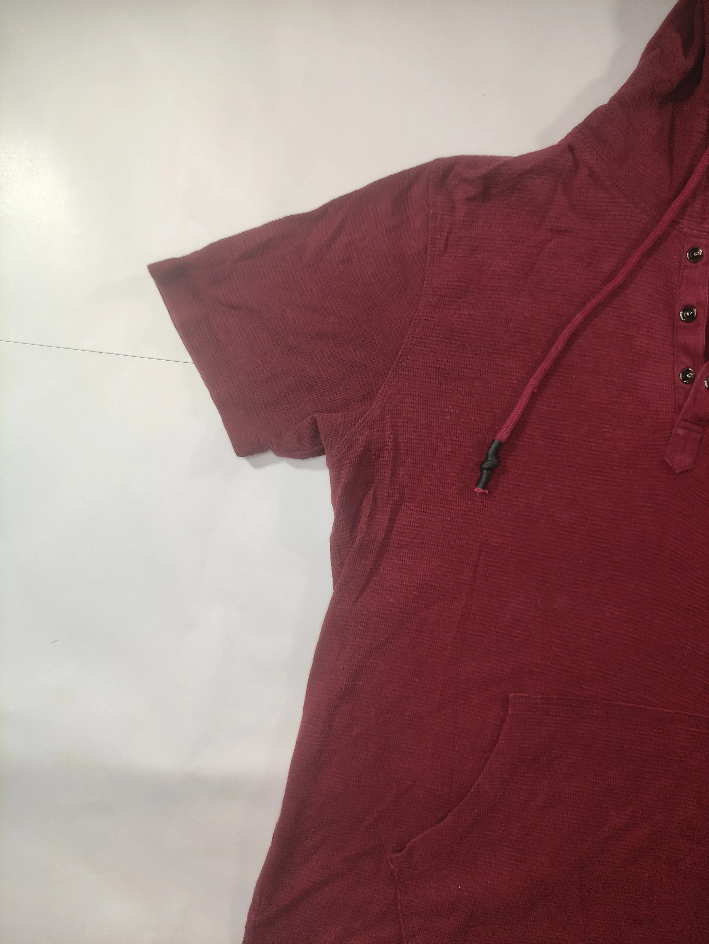 DNMX Men Maroon Textured Short Sleeve Hooded Henley T-Shirt with Kangaroo Pocket — view 4