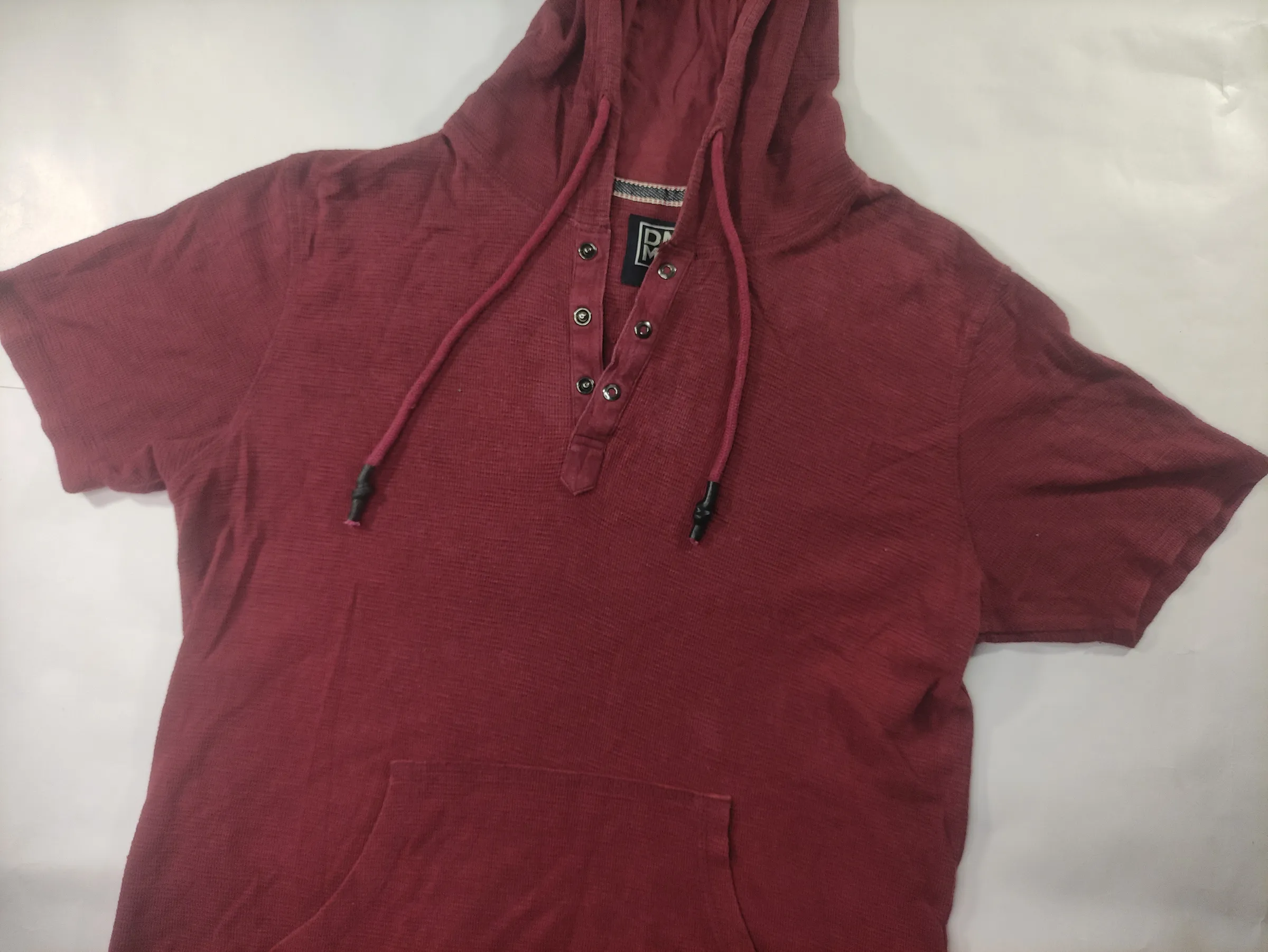 DNMX Men Maroon Textured Short Sleeve Hooded Henley T-Shirt with Kangaroo Pocket — view 5