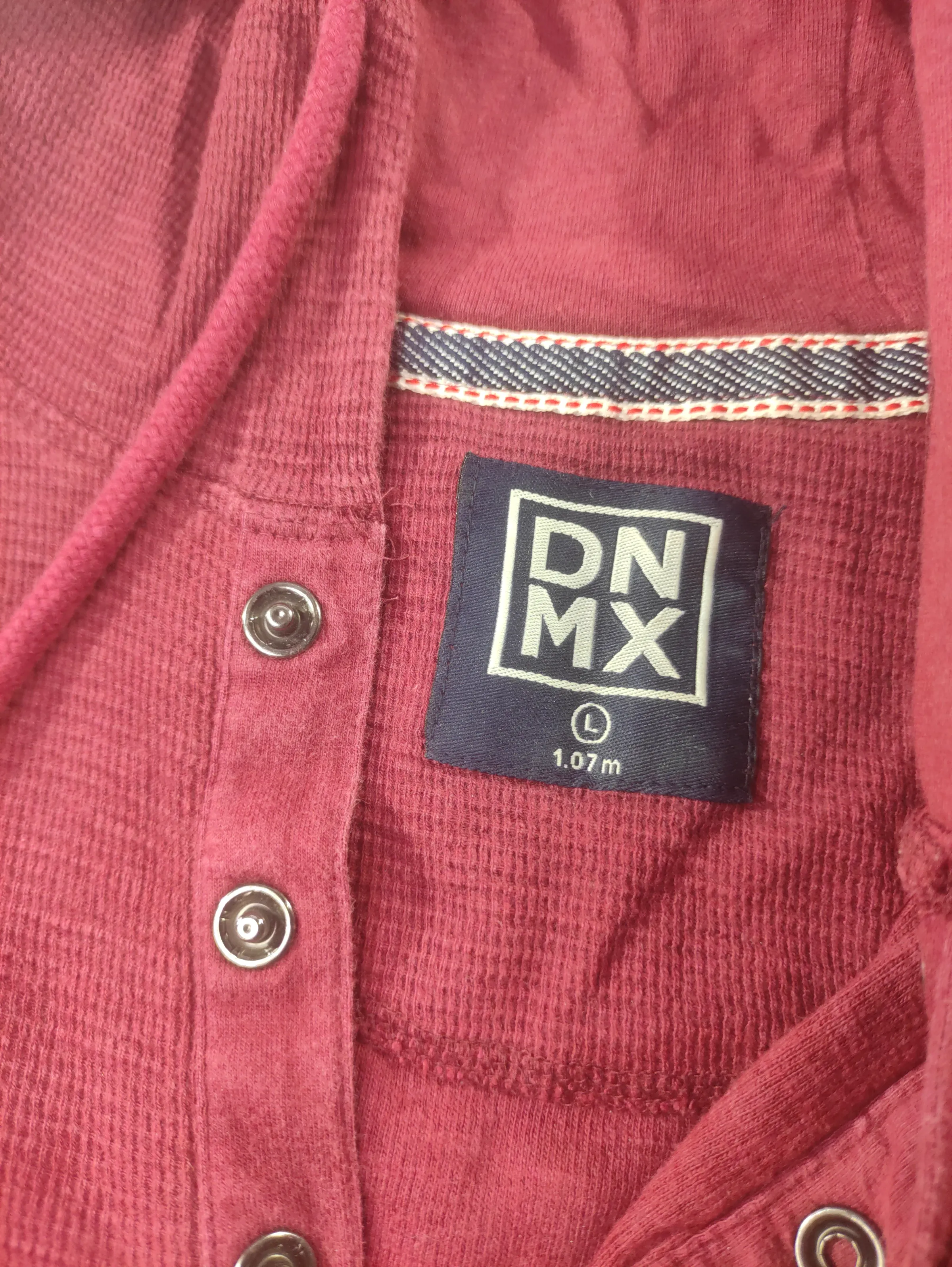 DNMX Men Maroon Textured Short Sleeve Hooded Henley T-Shirt with Kangaroo Pocket — view 6