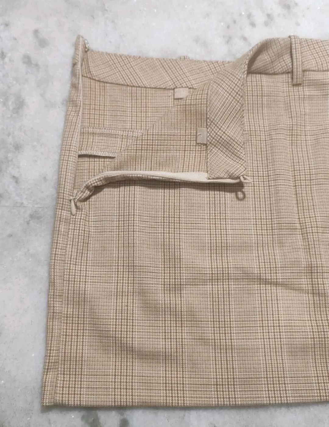 H&M DIVIDED Women's Beige Glen Plaid Tailored A-Line Mini Skirt — view 5