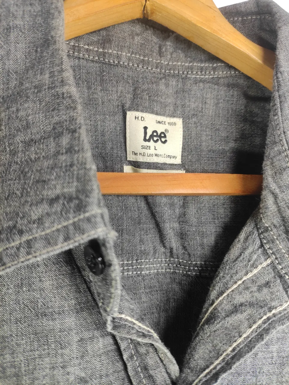 Lee Men's Vintage Dark Grey Chambray Short-Sleeve Work Shirt — view 3