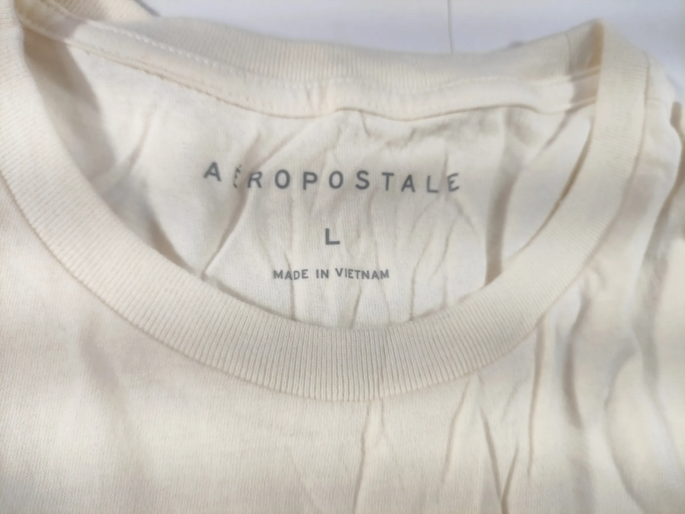 Aéropostale Men's Off-White "New York AERO" Graphic Crew Neck T-Shirt (Size L) — view 6