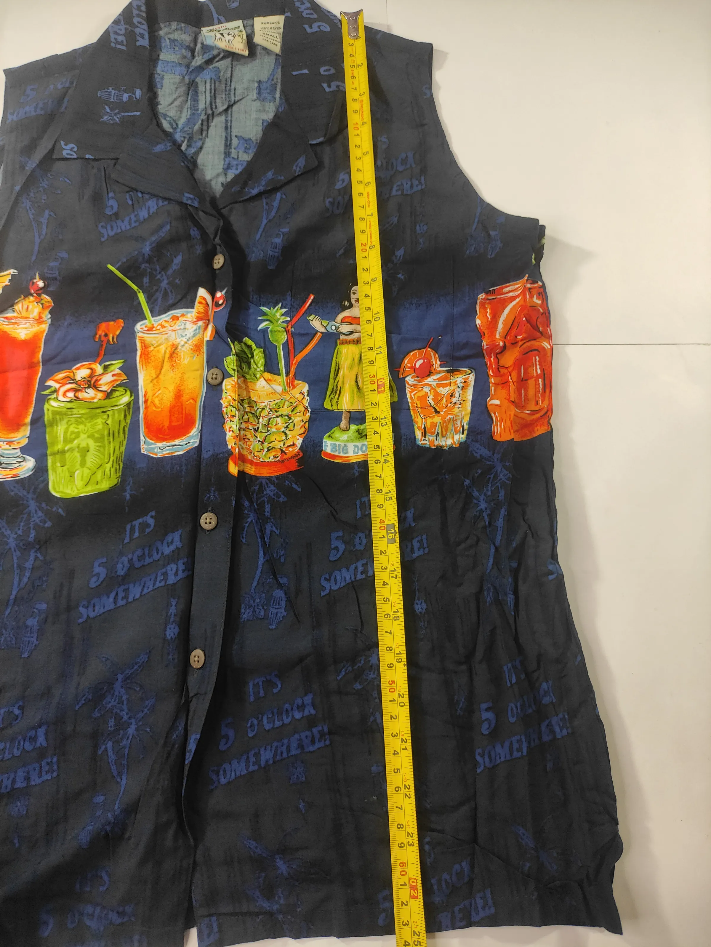 Big Dogs Vintage "It's 5 O'Clock Somewhere" Tropical Cocktail Sleeveless Rayon Button-Down Shirt – Women's Small — view 8