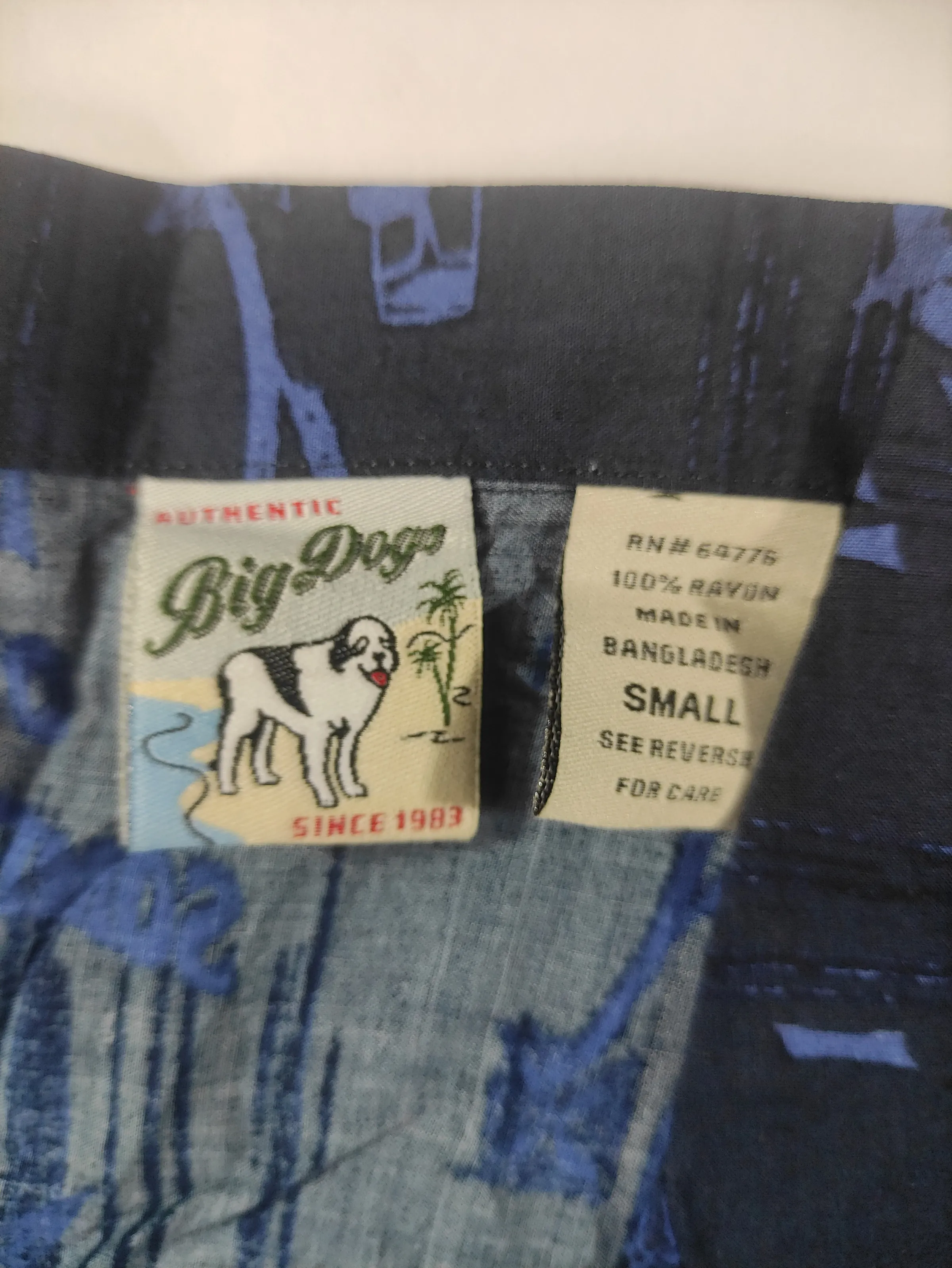 Big Dogs Vintage "It's 5 O'Clock Somewhere" Tropical Cocktail Sleeveless Rayon Button-Down Shirt – Women's Small — view 6