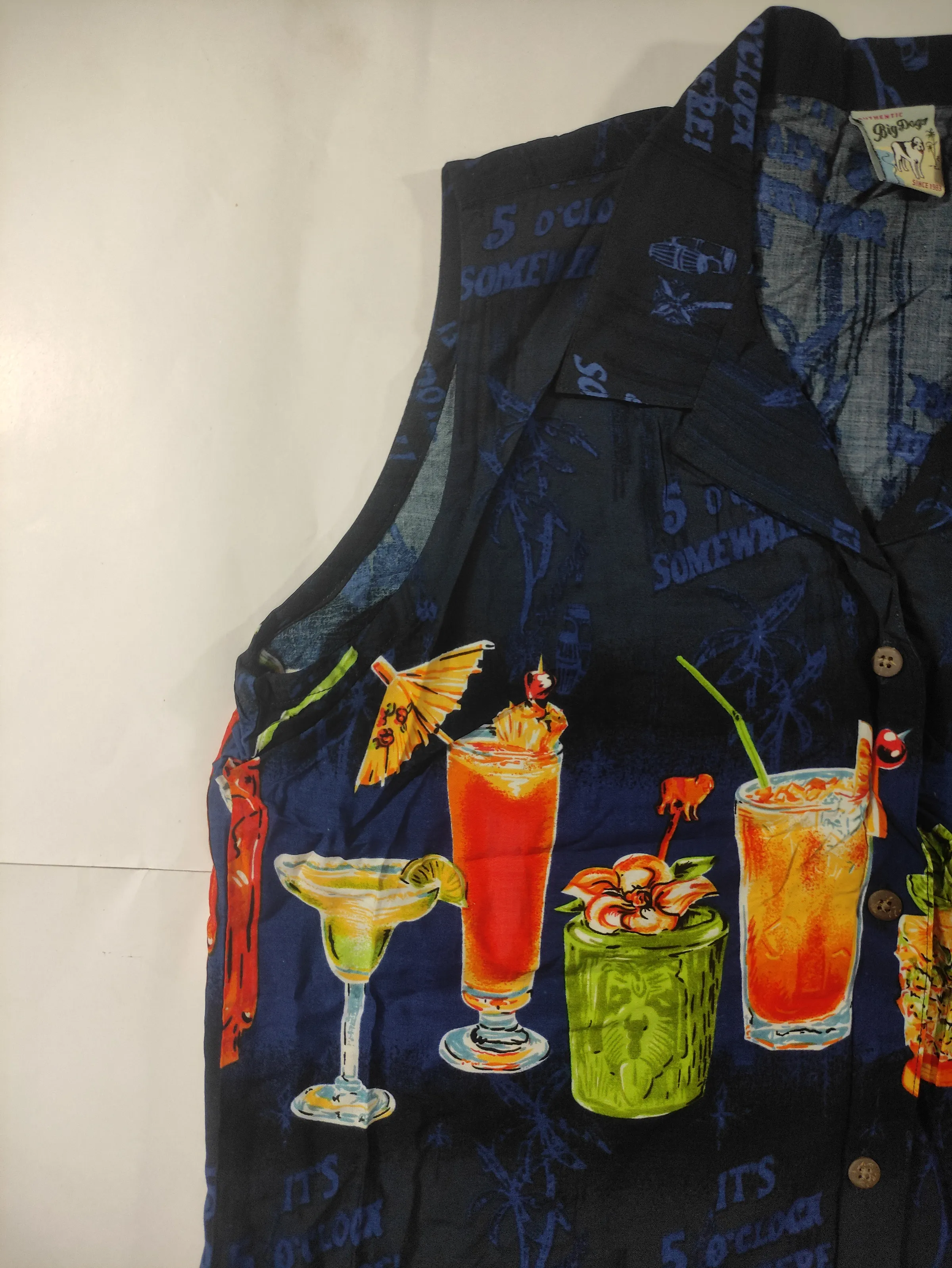 Big Dogs Vintage "It's 5 O'Clock Somewhere" Tropical Cocktail Sleeveless Rayon Button-Down Shirt – Women's Small — view 5