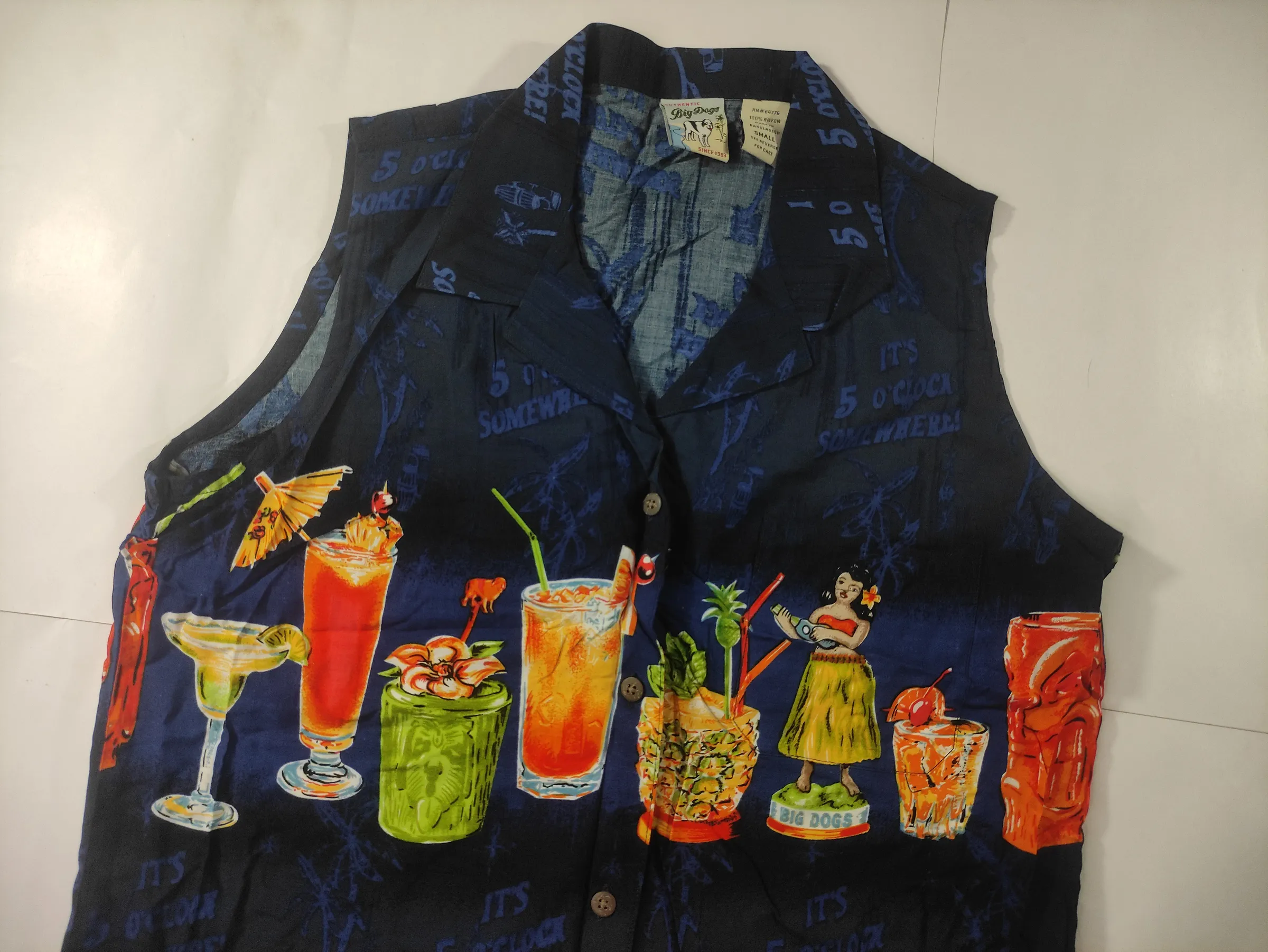 Big Dogs Vintage "It's 5 O'Clock Somewhere" Tropical Cocktail Sleeveless Rayon Button-Down Shirt – Women's Small — view 3