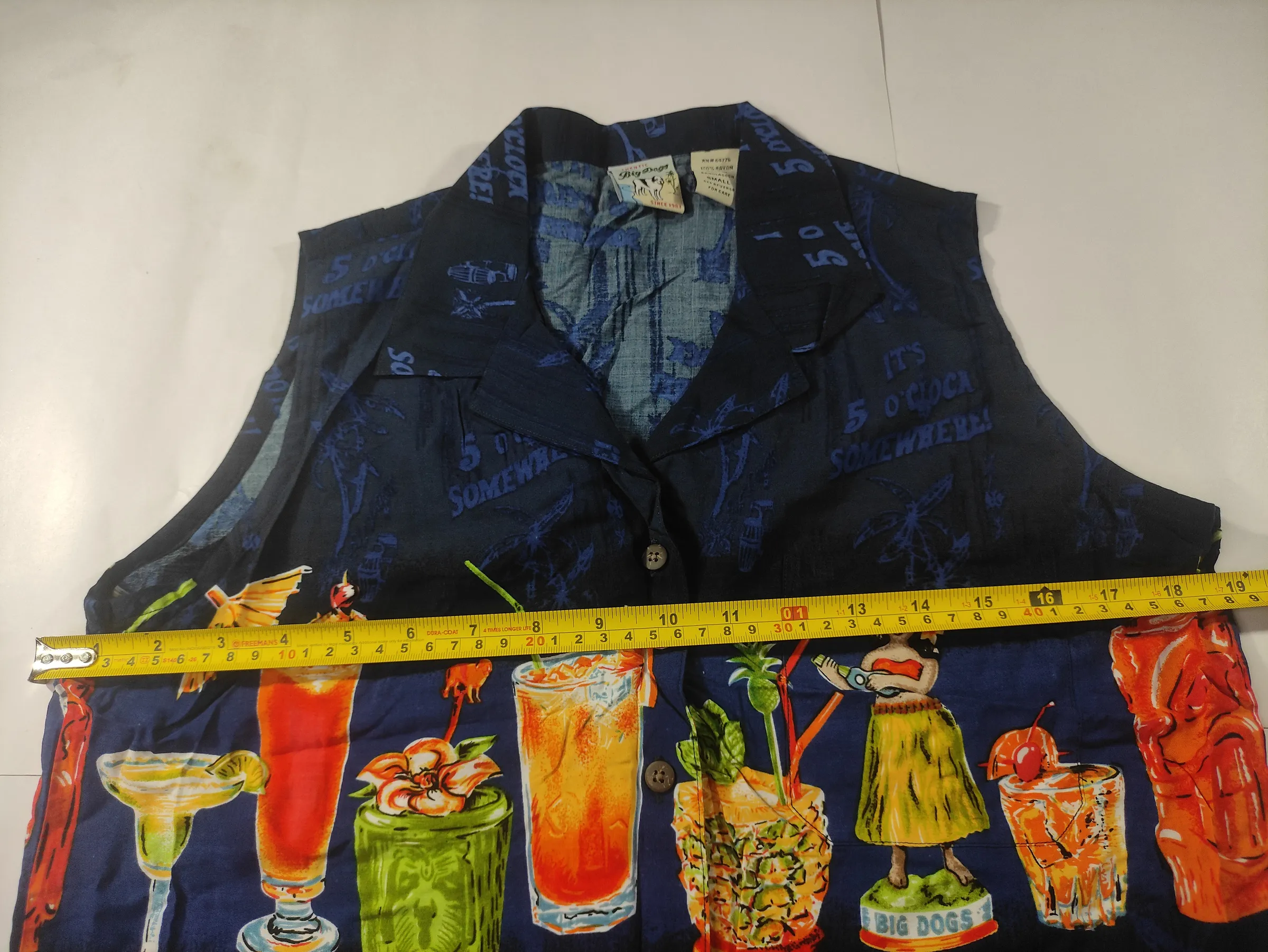 Big Dogs Vintage "It's 5 O'Clock Somewhere" Tropical Cocktail Sleeveless Rayon Button-Down Shirt – Women's Small — view 7