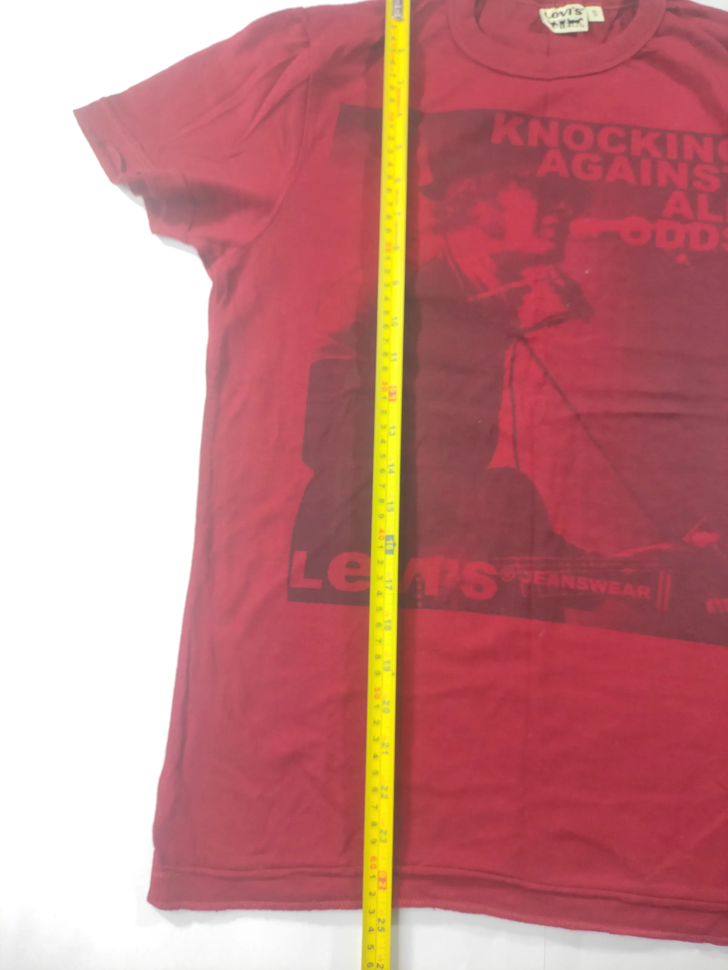 Levi's Men's "Knocking Against All Odds" Graphic Crewneck T-Shirt - Maroon — view 8