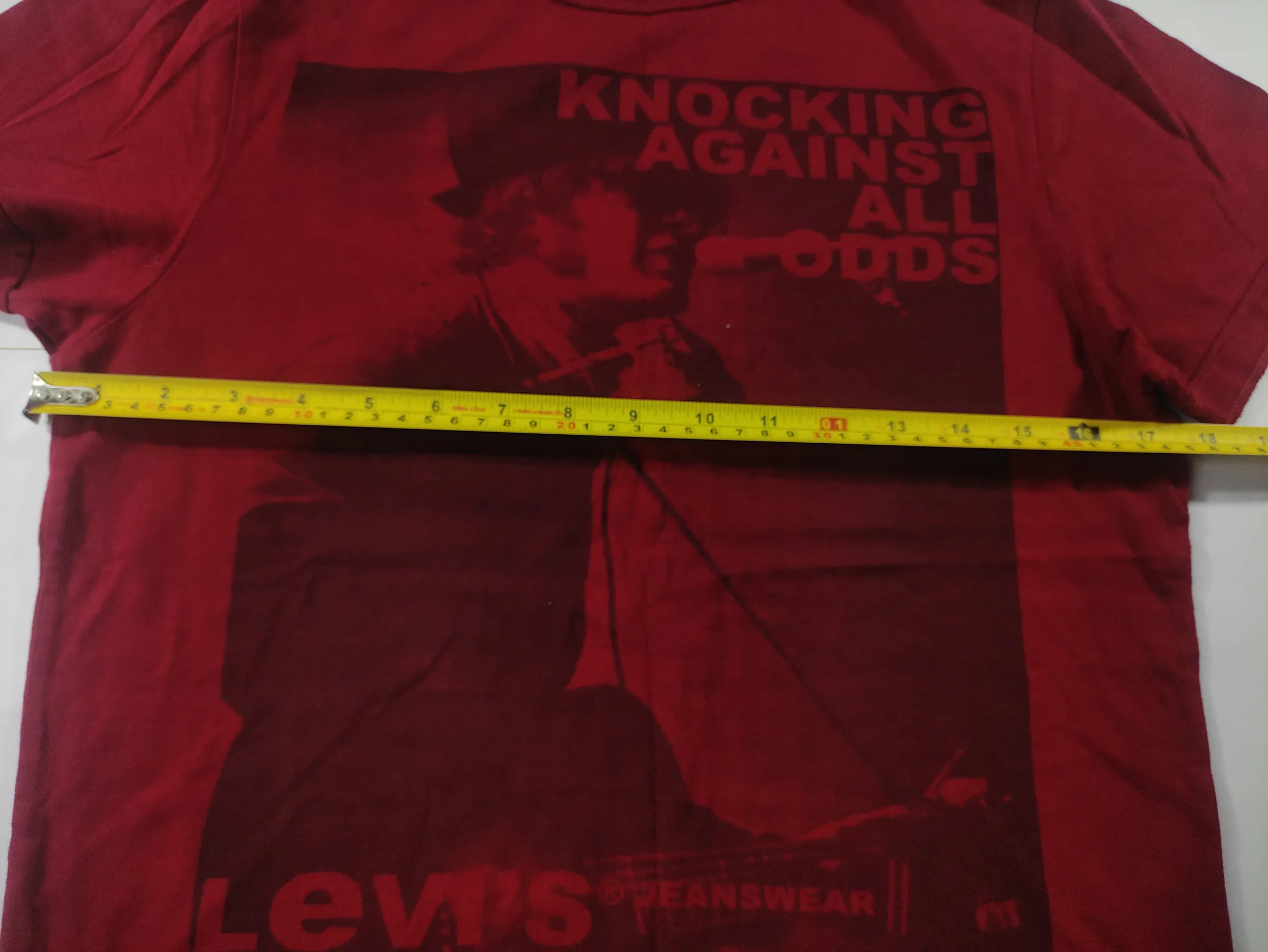 Levi's Men's "Knocking Against All Odds" Graphic Crewneck T-Shirt - Maroon — view 7
