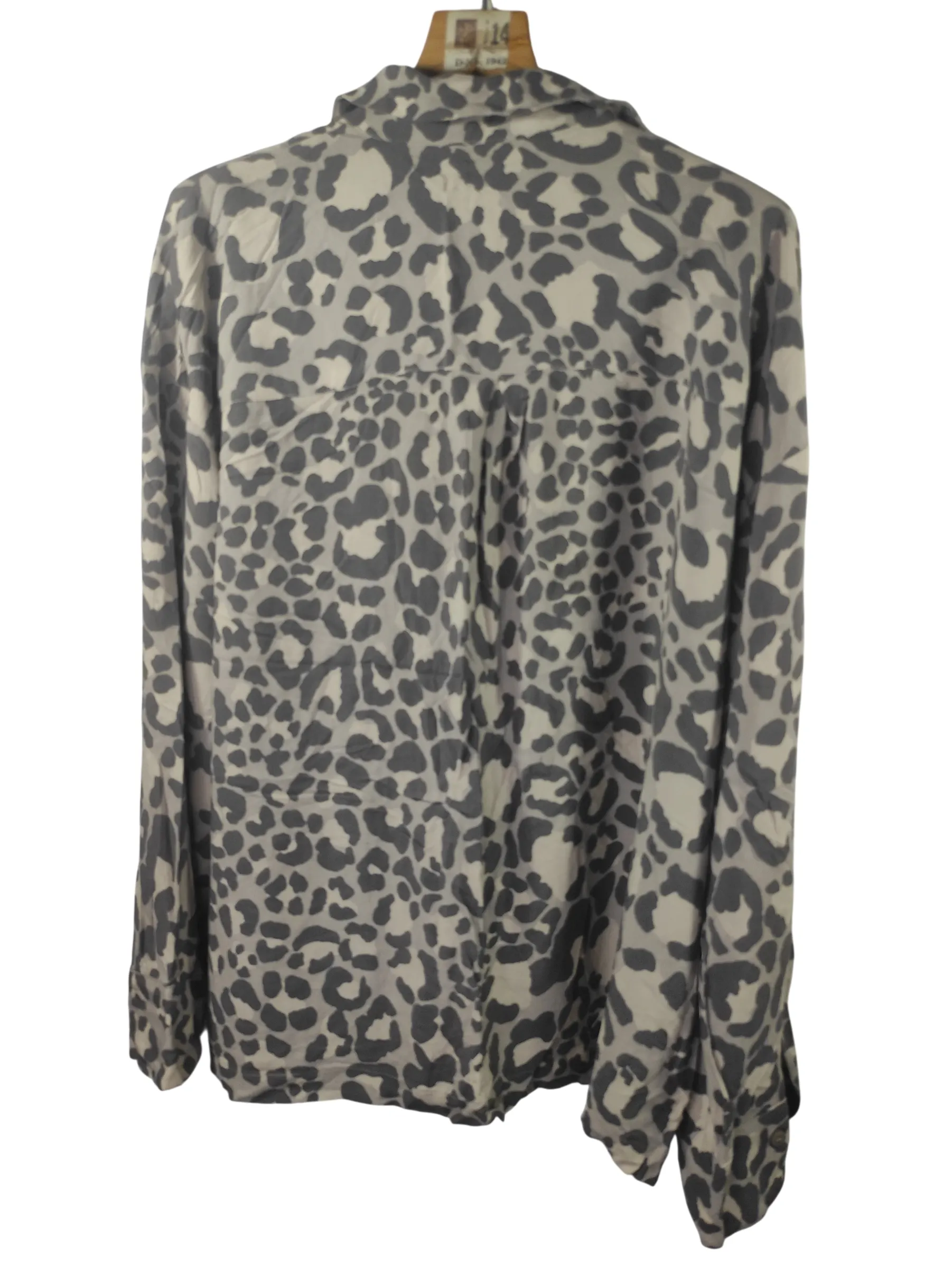 H&M Women's Grey Animal Print Oversized Button-Down Shirt — view 6