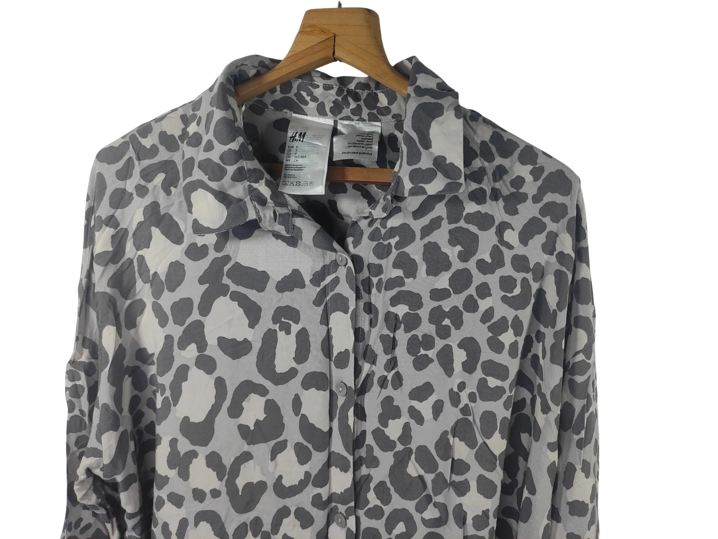 H&M Women's Grey Animal Print Oversized Button-Down Shirt — view 3